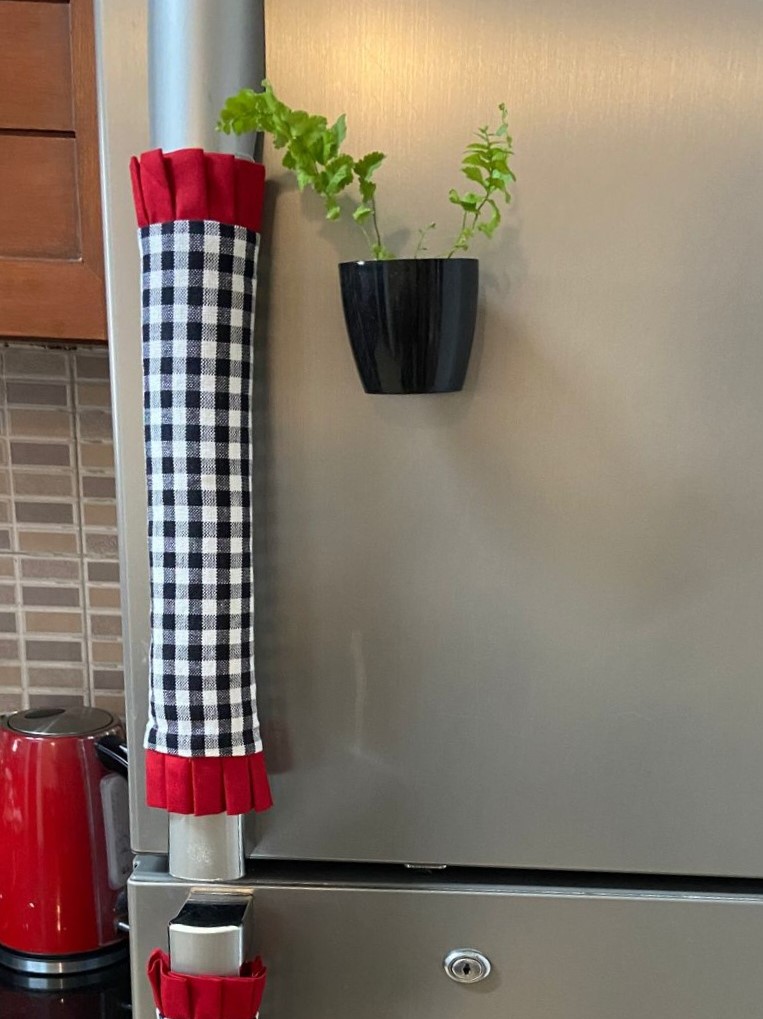 Fridge Handle Covers - Black and white checks with double red frills (set of 2)