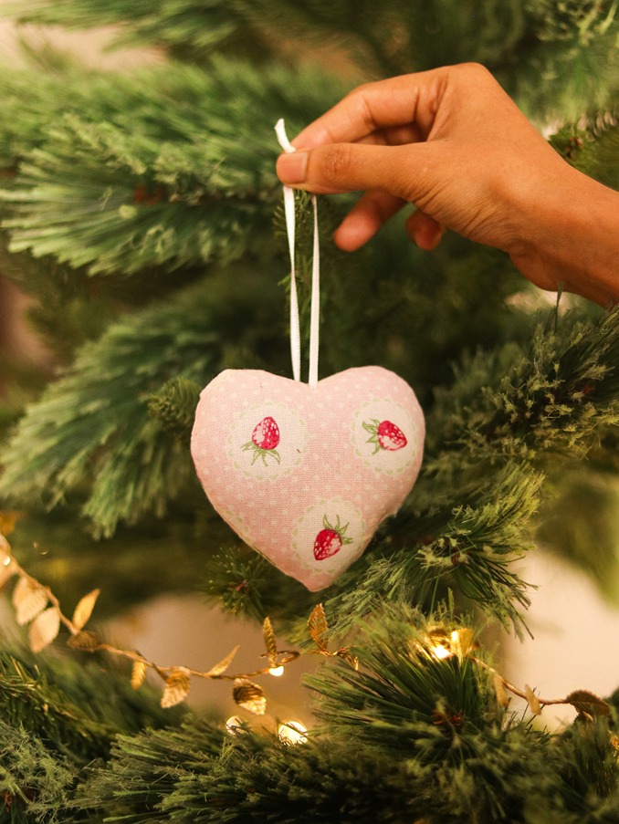 Ornament - Heart - strawberry themed (Single Unit)