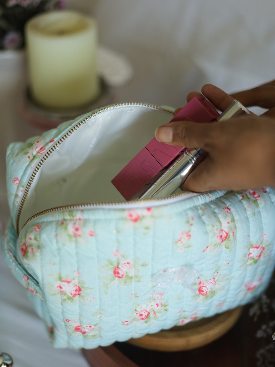 Multipurpose Pouch / Cosmetic Kit - Blue petite roses (Large size: 12