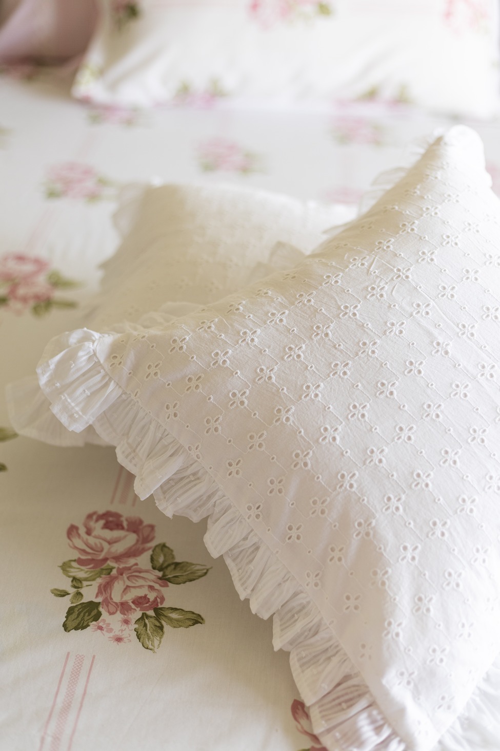 Cushion Covers - Classic White Hakoba Themed with ruffled edges (16