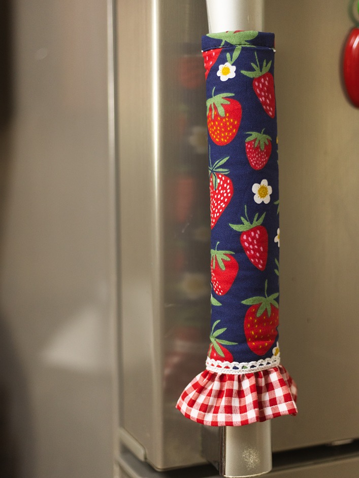 Fridge Handle Covers - Strawberry with ruffes (set of 2)