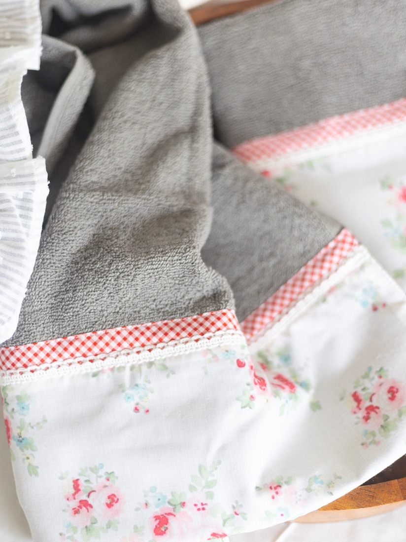 Hand Towel - Economy - Grey - Red Rose Whispers (Size: 16