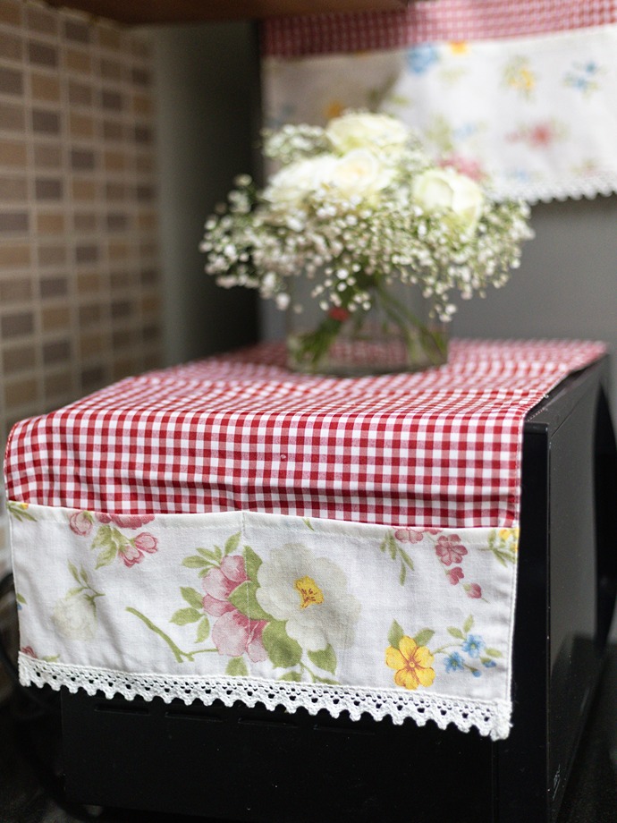 Oven Top Cover - Ivory Bloom - Red Gingham