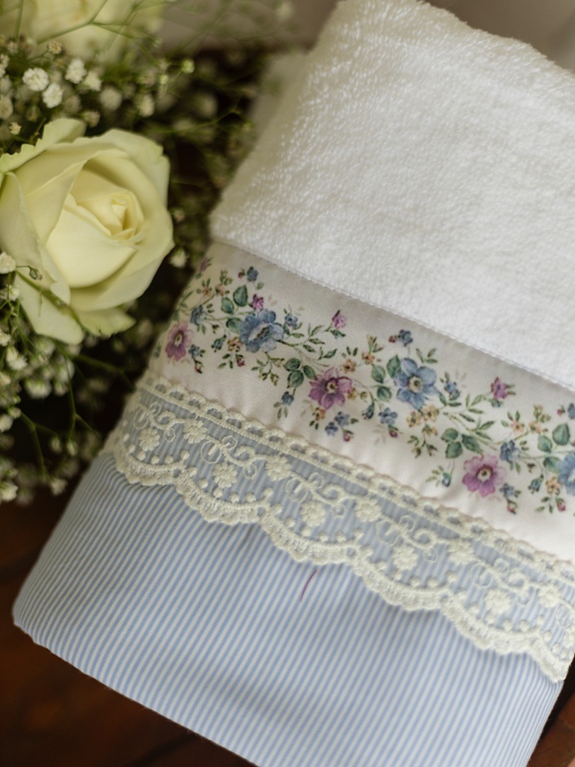 Premium Hand Towel (Zero-twist) - White with floral creeper, blue and lace (Size: 16