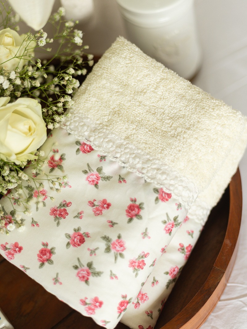 Premium Hand Towel - Cream with small floral and lace (Size: 16