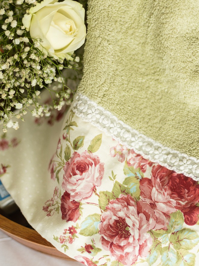 Premium Hand Towel - Green with maroon floral and lace (Size: 16