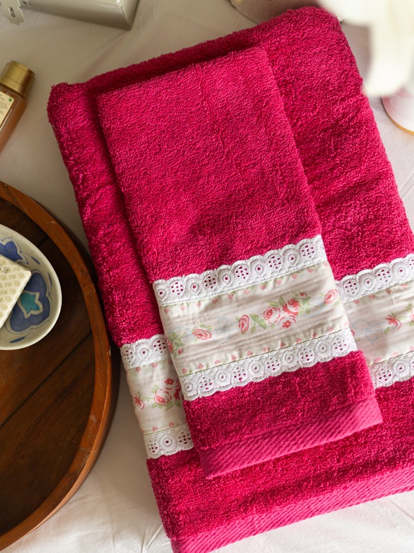 Bath & Hand Towel Set - Dark pink with floral and cotton lace