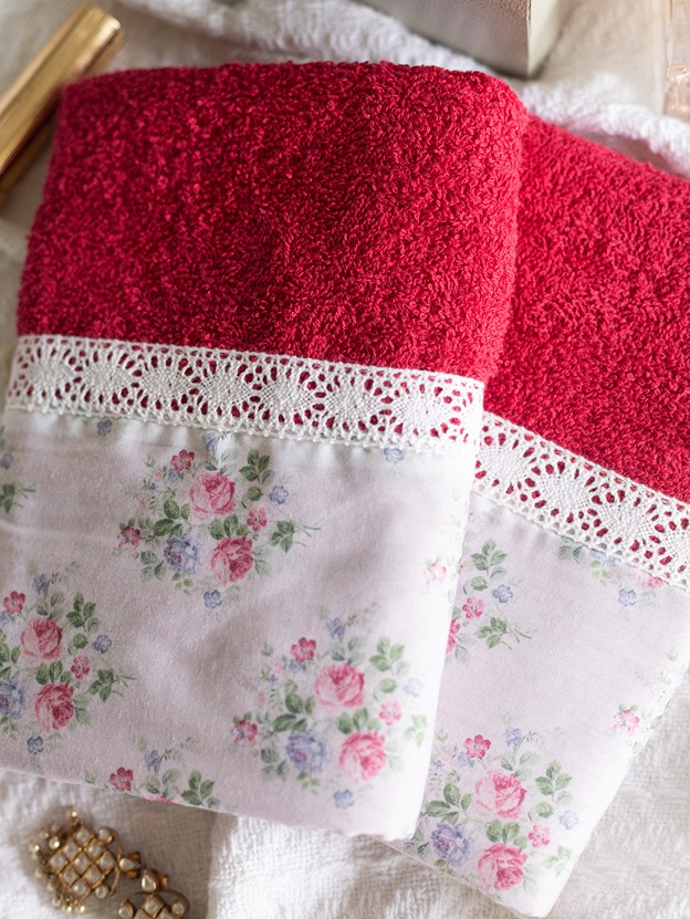 Hand Towel - Almost Red - Garden Whispers (Size: 16