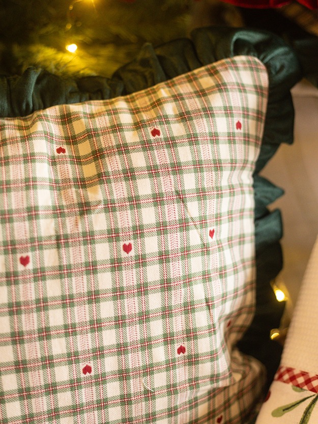 Cushion Covers - Christmas Tartan - Little Hearts (16