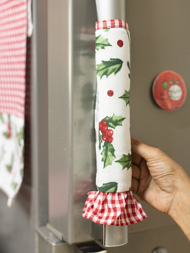 Fridge Handle Covers - Holiday Holly  (set of 2)