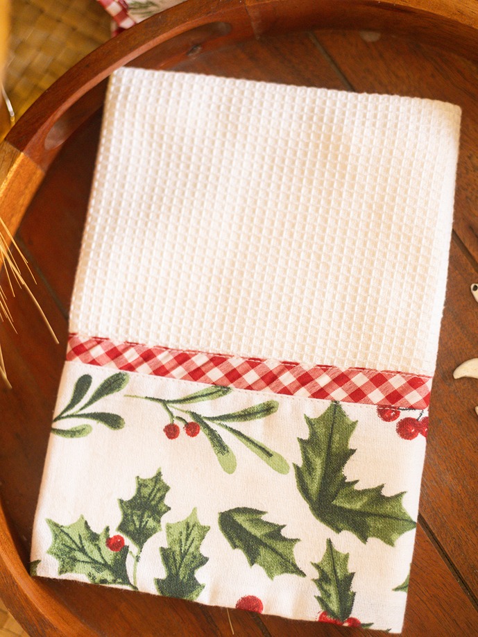 Kitchen Napkins - Christmas Holly - Off-white (Size: 17
