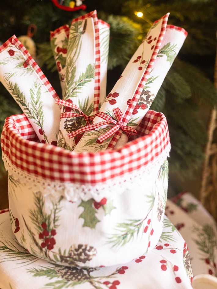 Fabric Baskets - Christmas Pines, berries and ginghams (Two-in-one) (Reversible )
