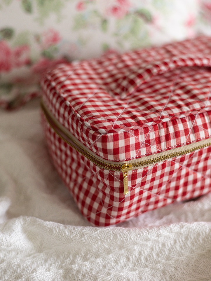 Vanity Kit - Classic Red Gingham - Medium Size (Single unit)