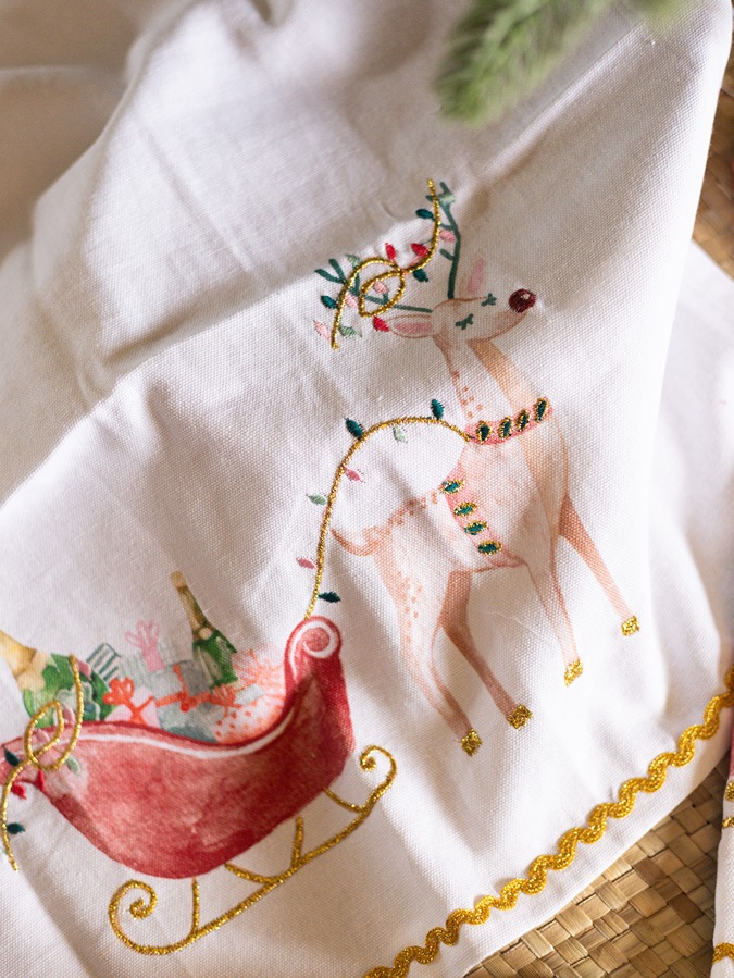 Kitchen Napkin - Holiday Magic Reindeer (Size: 17