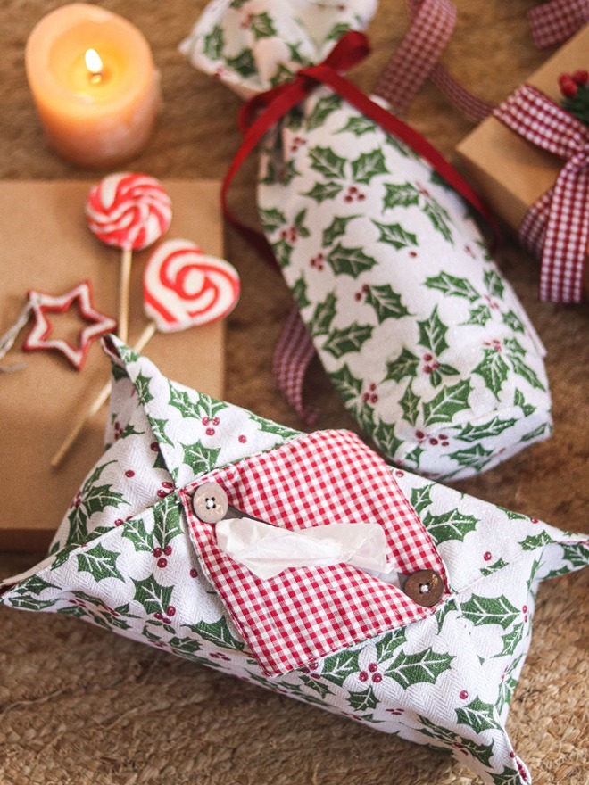 Tissue Box Cover - Christmas holly themed (Single Unit)