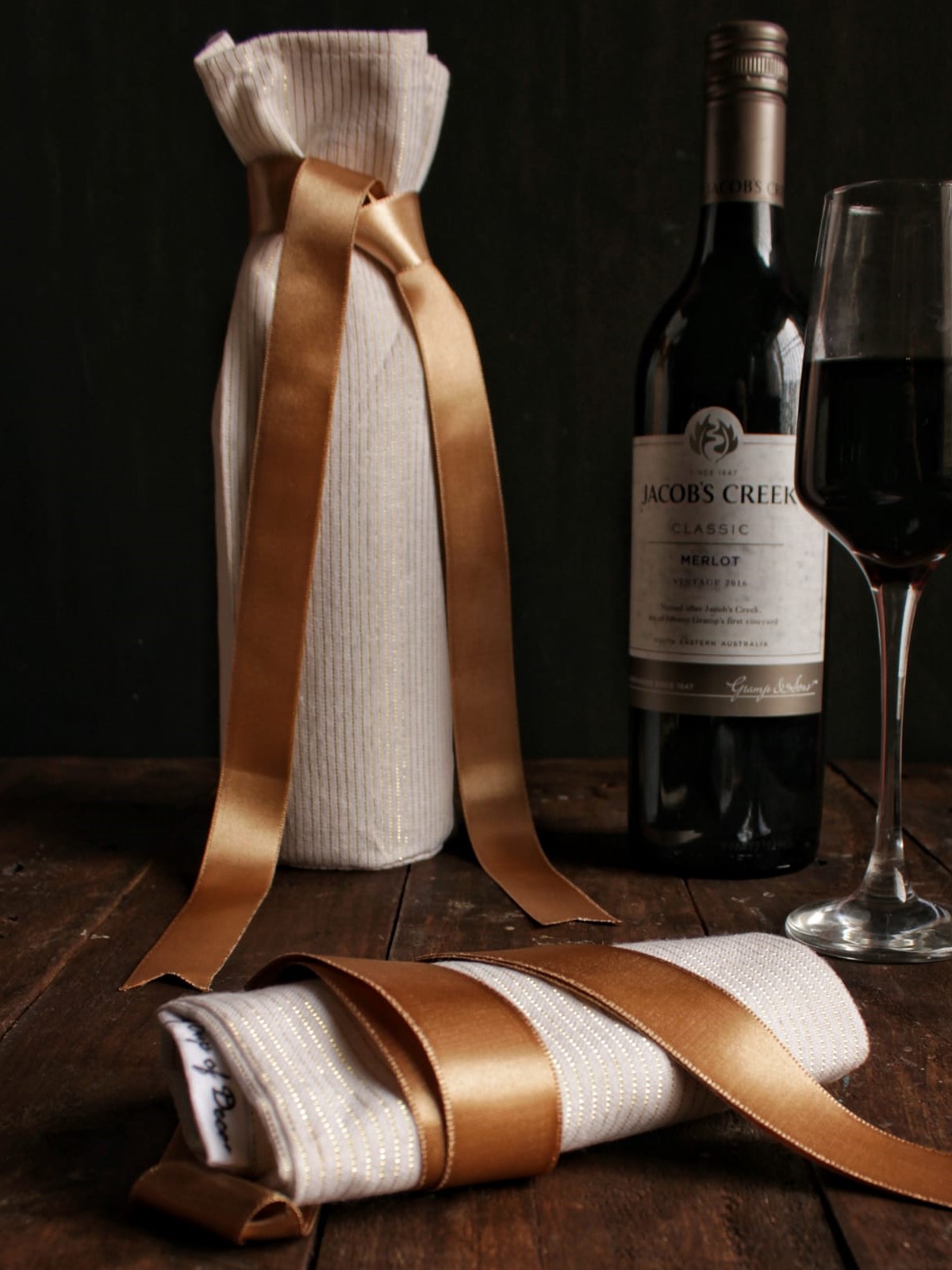 Wine Bottle Cover - Off-white and gold themed