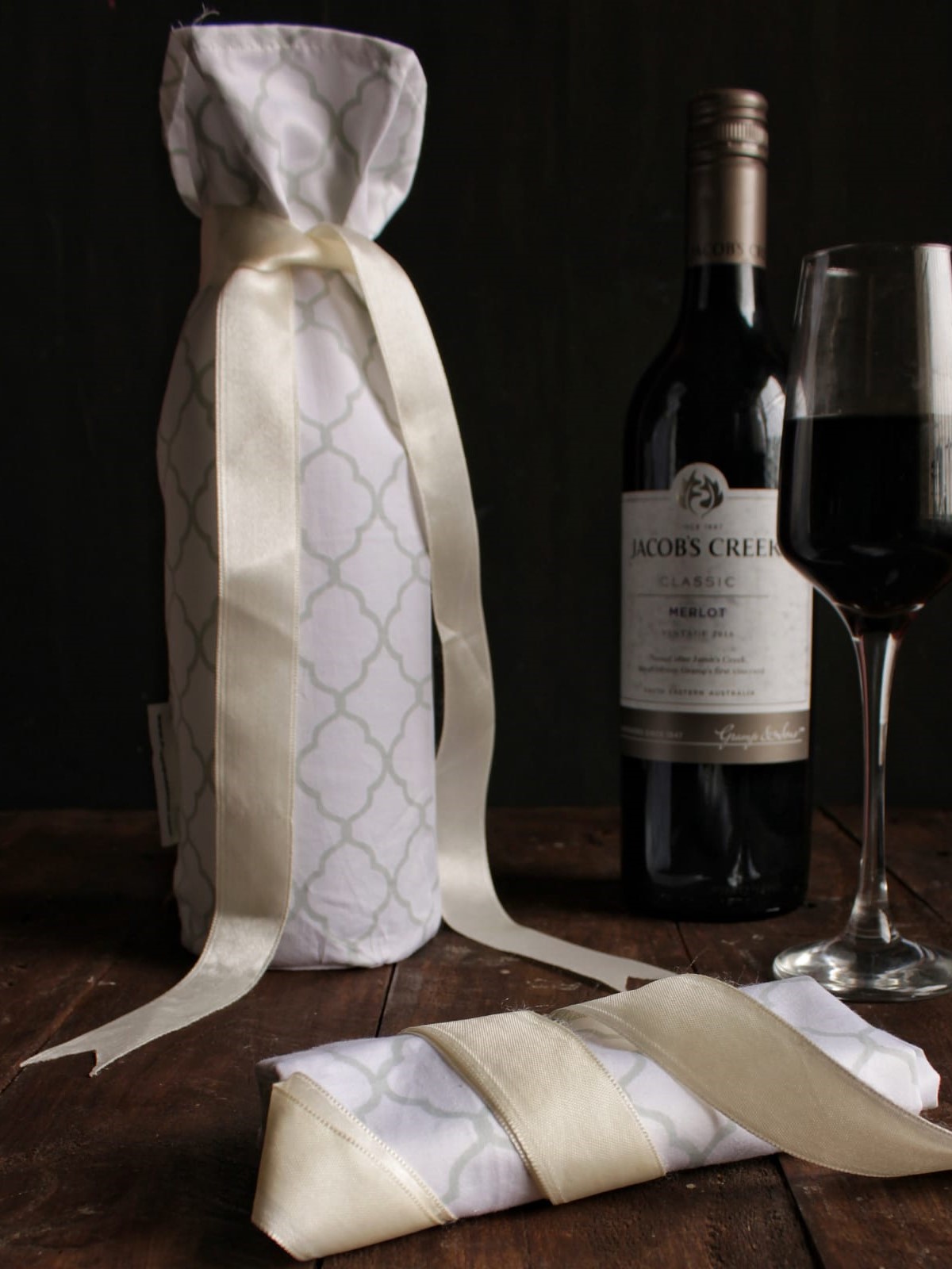 Wine Bottle Cover - White Moroccan grid themed