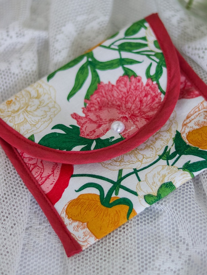Sanitary Pouch - From the garden