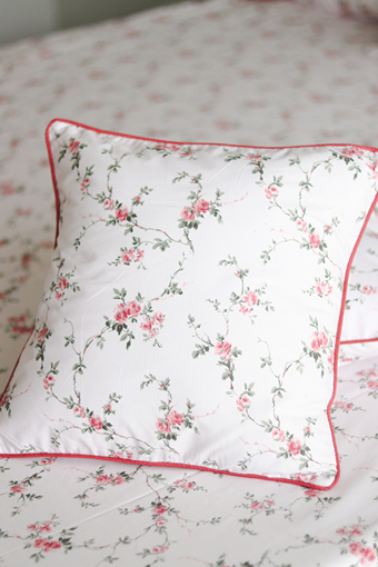 Cushion Covers - Peach Roses with piping - 16