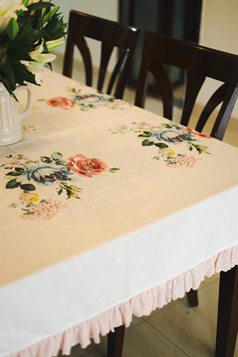 Table Cover - Elegance in Bloom (4 Seater)