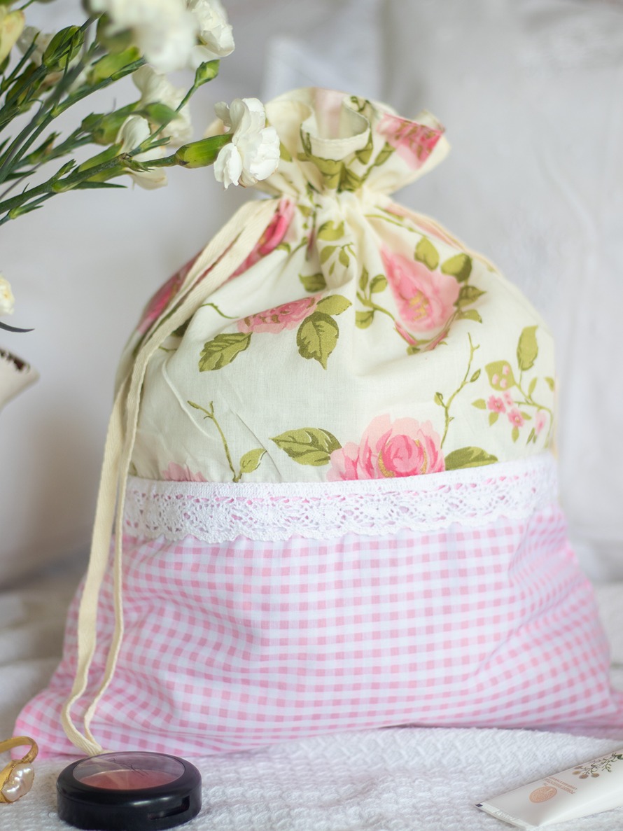 Drawstring Bag - Pink petals and plaid (Size: 12