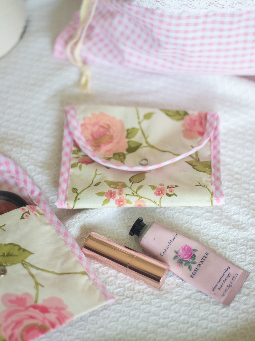 Sanitary Pouch - Pink petals and plaid