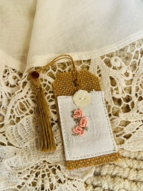 Hand Embroidered Gift Tag - Peach Roses (Single unit)