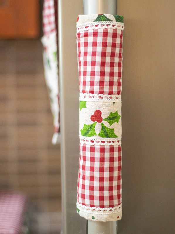 Fridge Handle Covers - Red gingham with holly themed patchwork (set of 2)