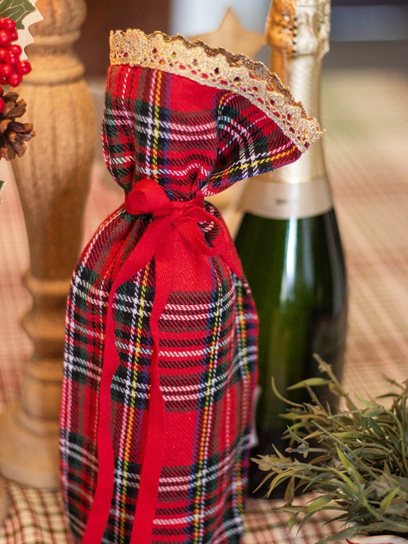 Wine Bottle Cover - Christmas plaid