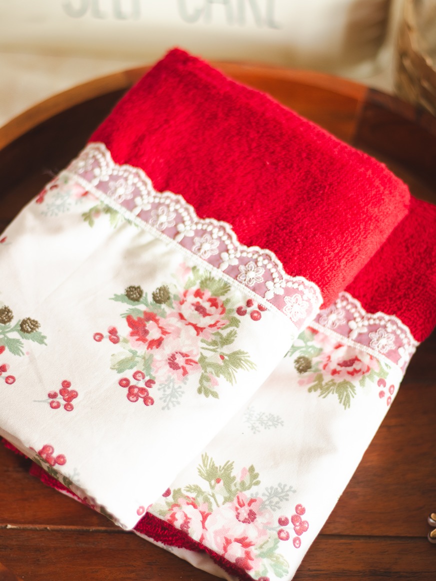 Single Hand Towel - Red with floral and berry themed detailing (Size: 16