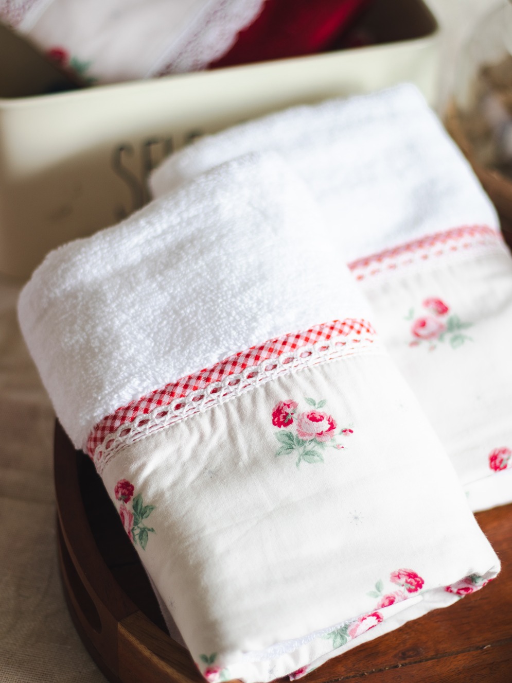 Premium Hand Towel - White with floral, gingham and lace detailing (Single Unit) (15