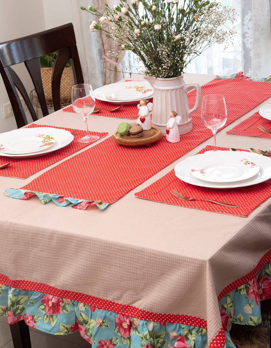 Table Runner - Polka with floral frills (Size: 12.5