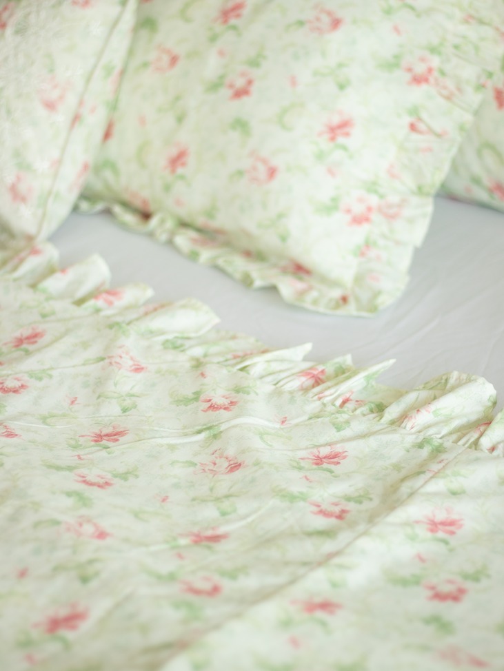 Set - Duvet Cover with Two Pillow Covers - Green Florals Collection