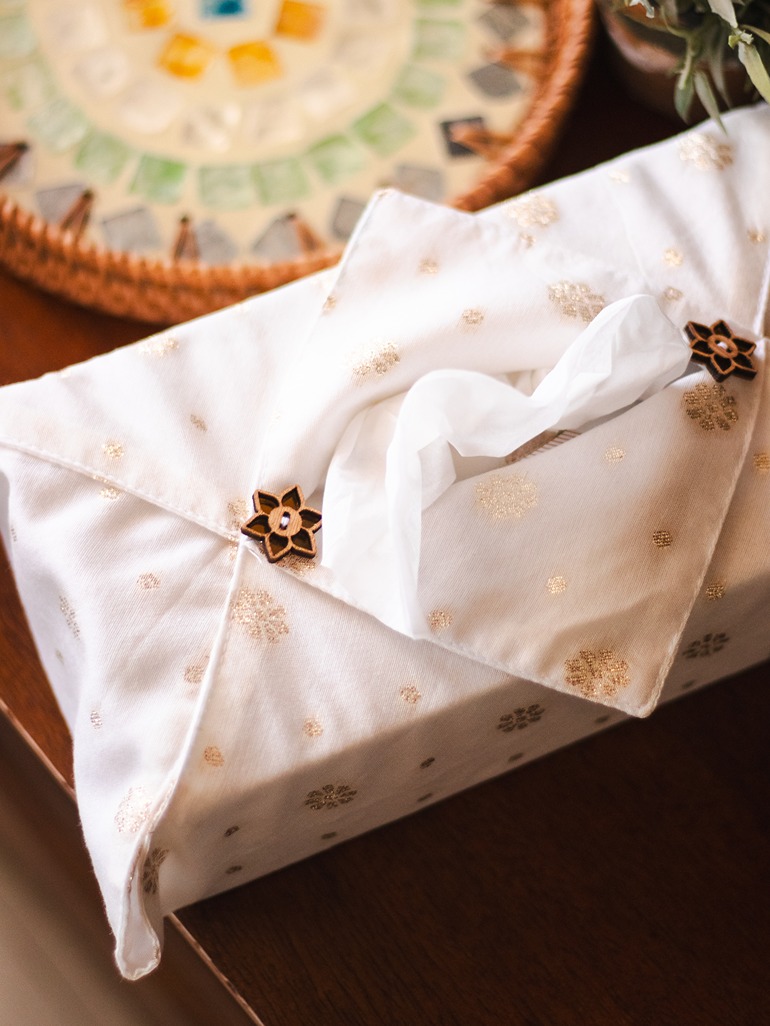 Tissue Box Cover - Cream gold motifs 