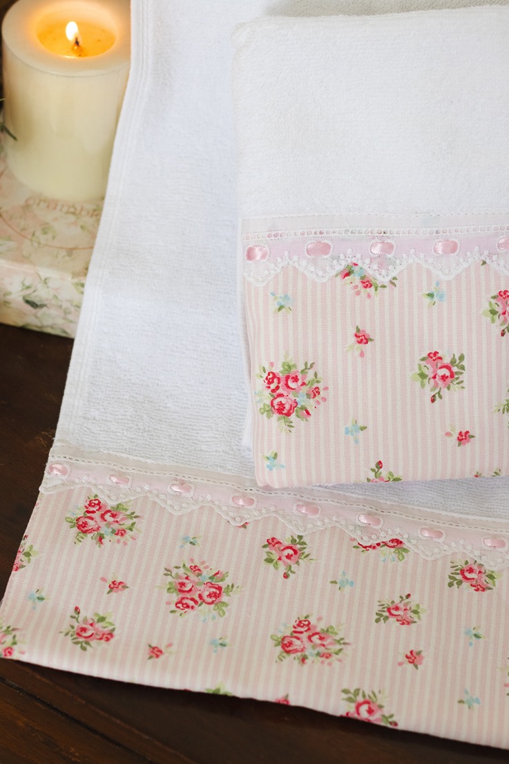 Hand Towel - White with pink floral, ribbon and lace (Size: 16