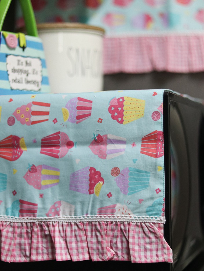 Oven Top Cover - Cupcake themed