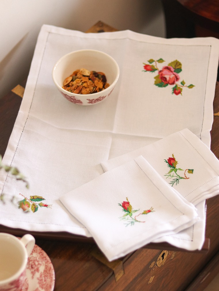 Set - Tray Cloth with Two Napkins (Embroidered) - Maroon Rose