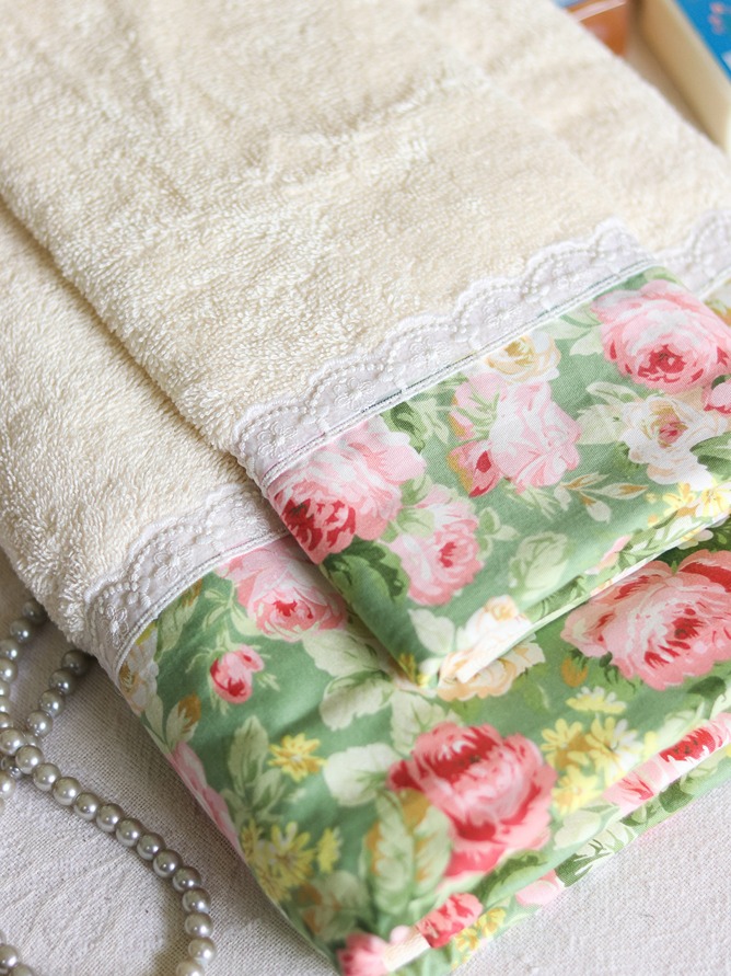 Bath & Hand Towel Set - Cream with green floral 